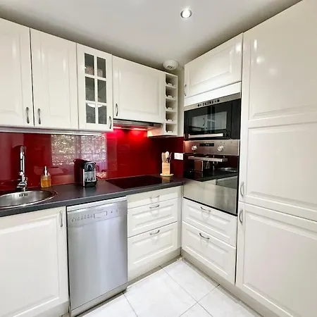 Cosy Holidays - Beach, Bars & Food At 10min Walk *