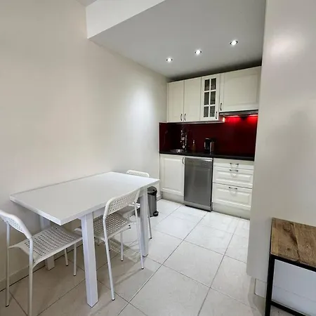 Apartman Cosy Holidays - Beach, Bars & Food At 10min Walk *